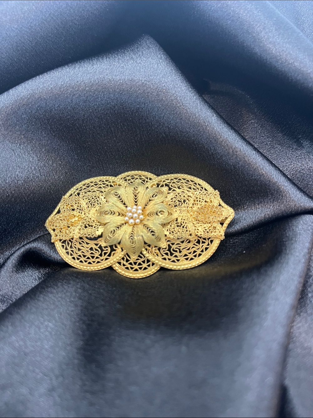 Antique Gold Tone Filigree Floral Brooch with seed Pearls - Picture 5 of 5
